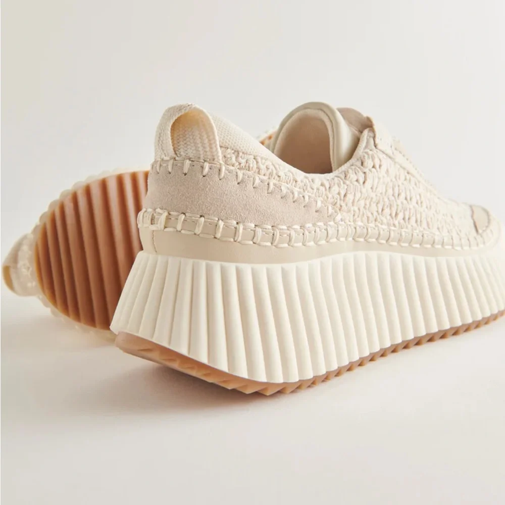 Dolce Vita Dolen Sneaker in Sandstone
